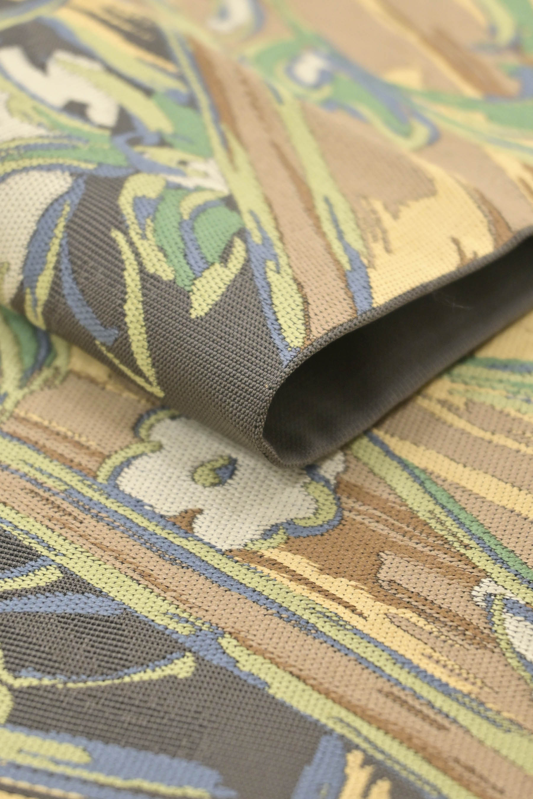 “31日迄！” 【本決算最終プライス】 【天保14年創業　川島織物】 特選西陣織本袋帯 ≪仕上がり・中古品≫ 「油彩アマリリス紋」 ハイセンスなデザイン 帯姿にも個性を！