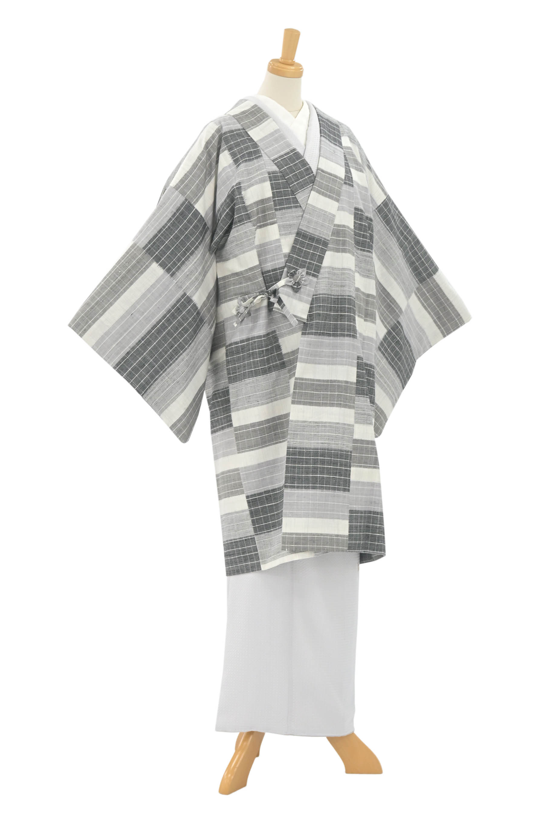 【ブラックフライデー限定】 特選創作紬地着物衿コート ≪御仕立て上がり・中古美品≫ 「格子柄」 装いにプラス、お洒落な個性！ シンプルにさらりと羽織って。 コート丈94　裄65