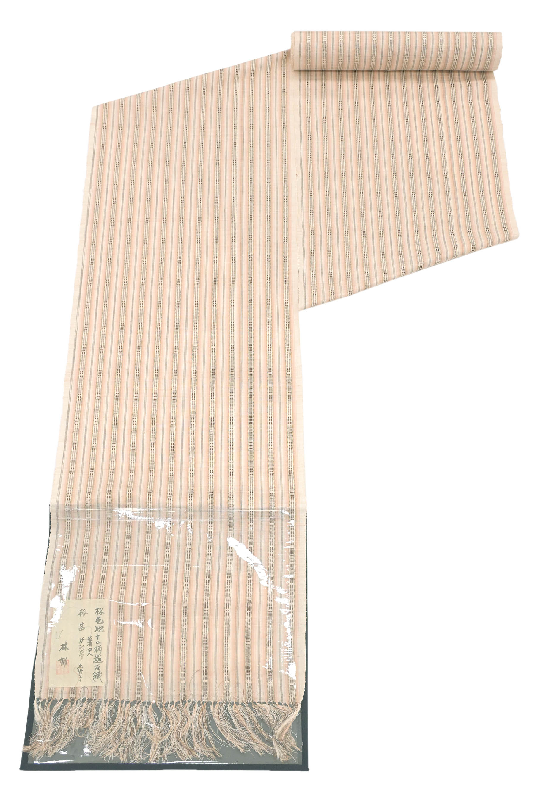 【大蔵ざらえ】 【草木染作家　林郁子】 特選草木染手織道屯織紬着尺 染料：桜・茜・ガンビア・五倍子 ..