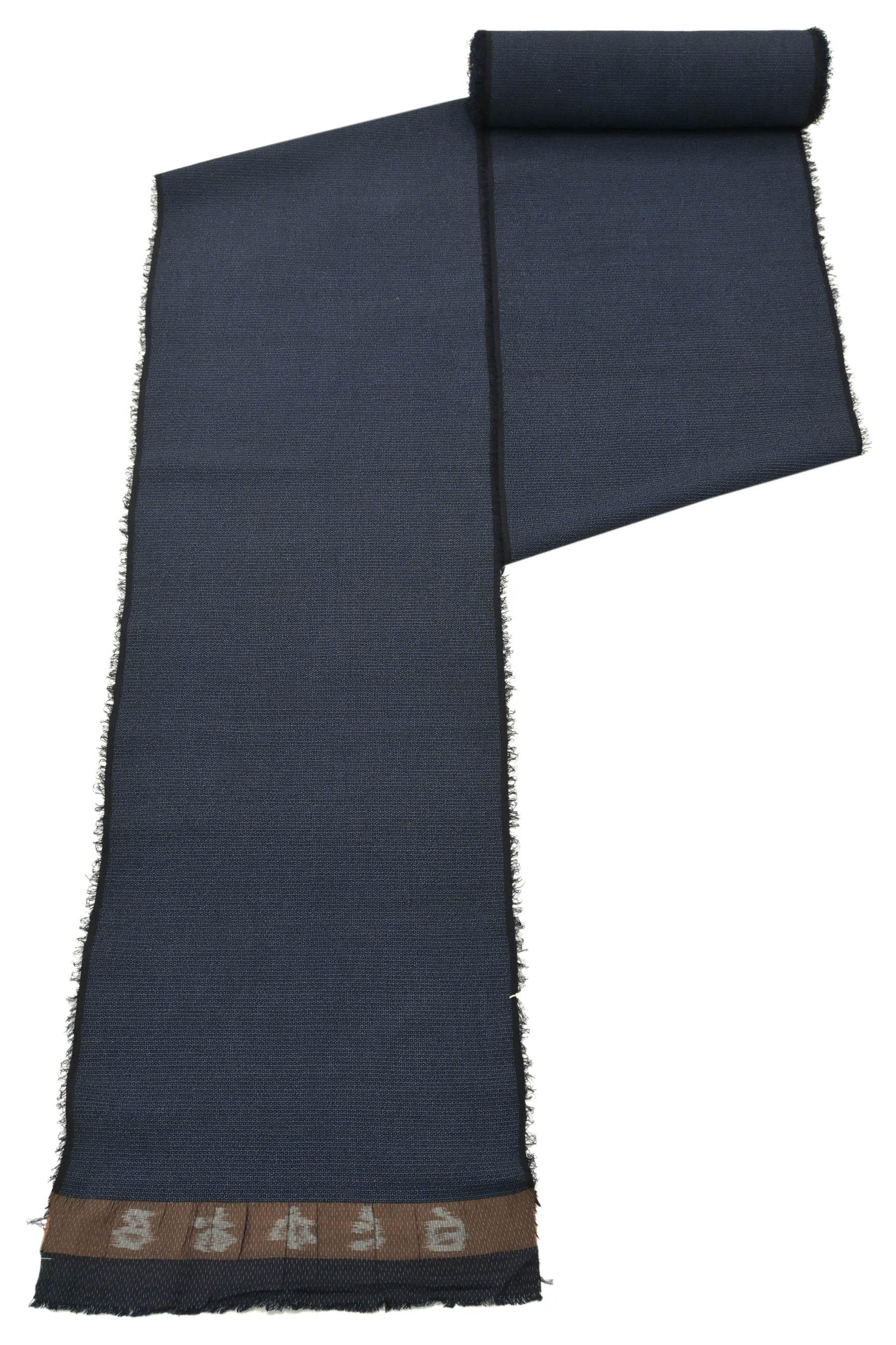 【大蔵ざらえ】 【B反】 【白たかお召】 特選板締め絣御召着尺 120山亀甲絣 「ベタ亀甲」 憧れ白鷹の板締め！ 残念ながら…破格値にて！