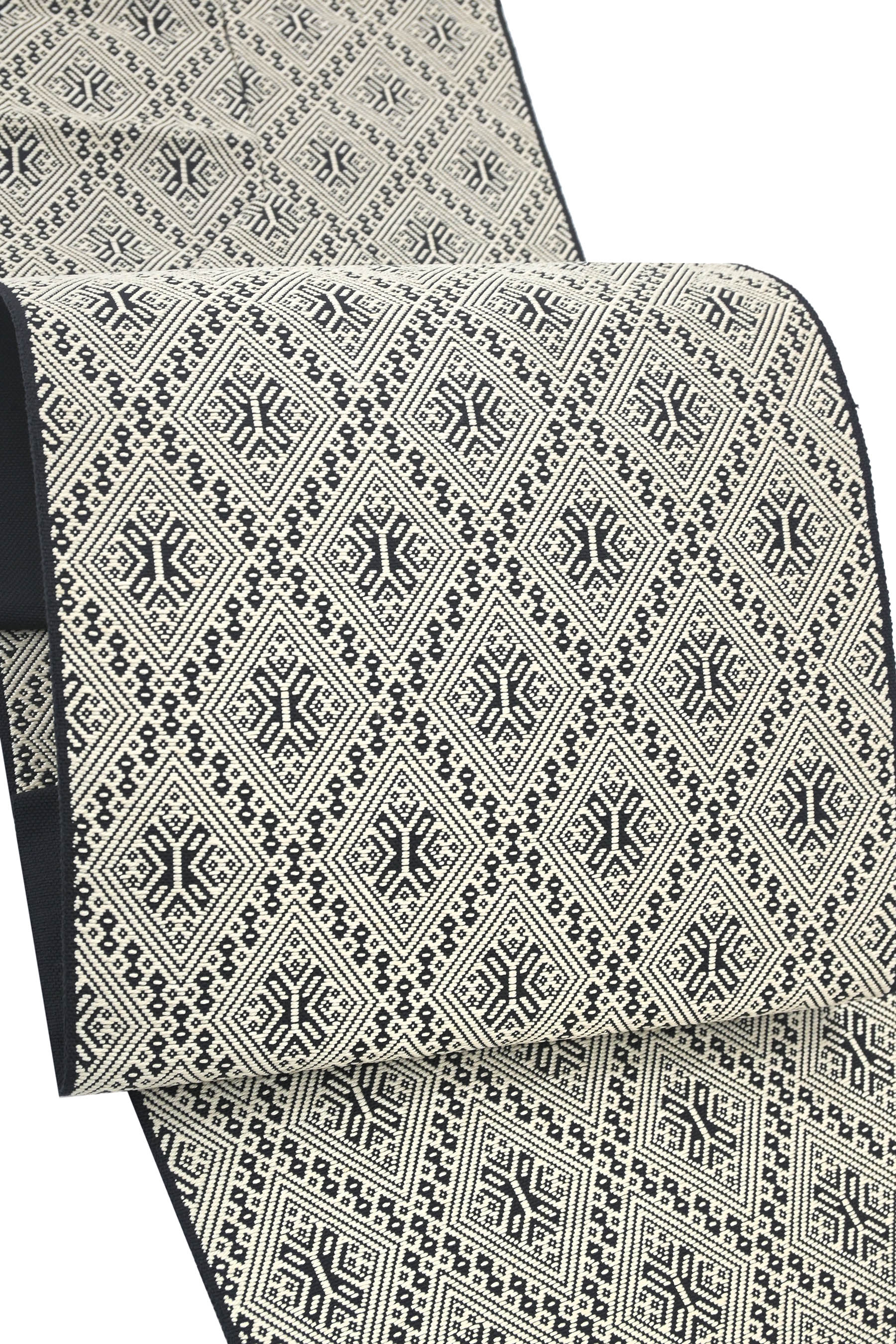 工芸紬八寸名古屋帯 ≪御仕立て上がり・中古美品≫ 「四釜こぎん菱・クルビカラ」 美しいコントラスト こ..