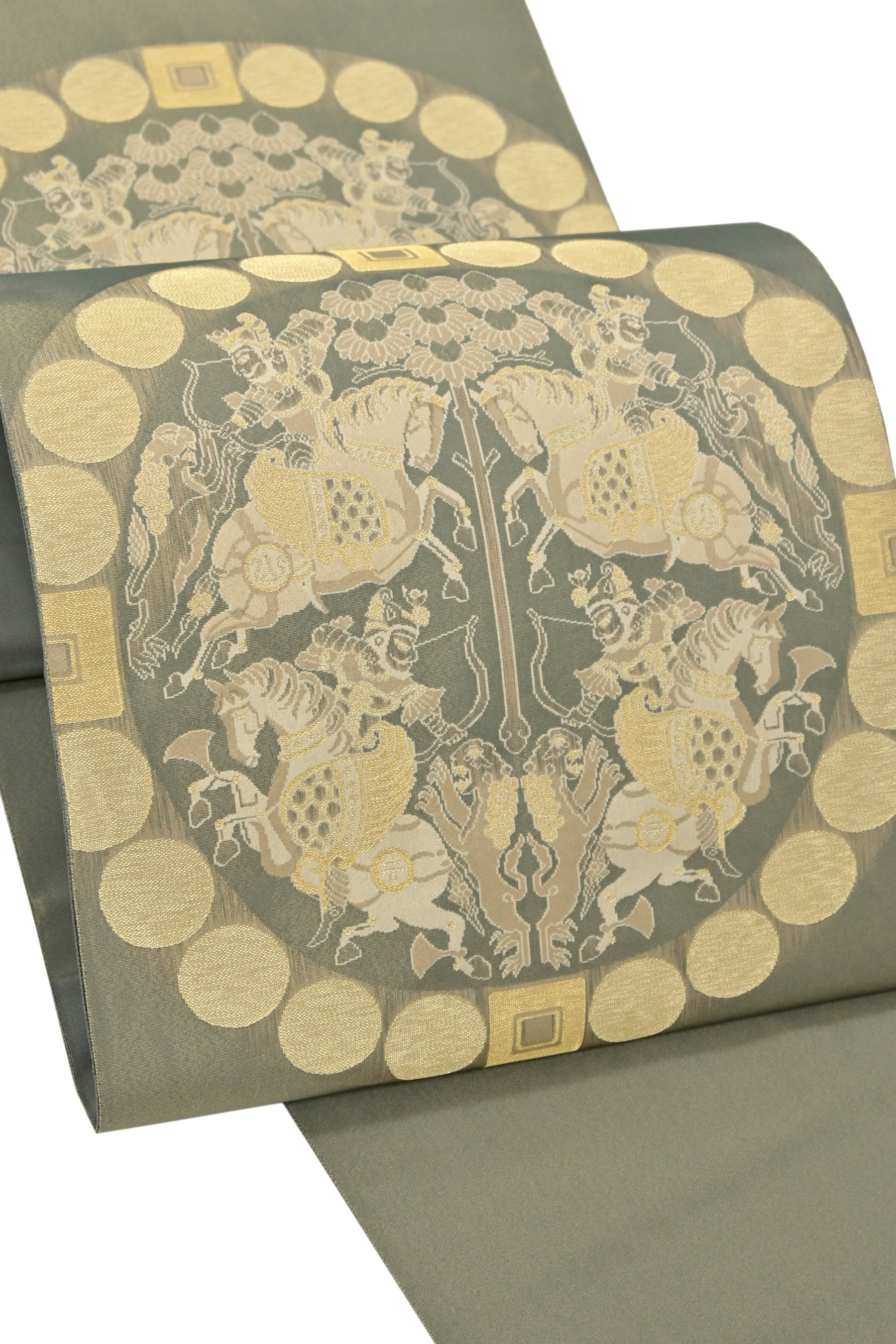 【エントリーでP10倍】 【大蔵ざらえ】 【人間国宝　故・北村武資】 重要無形文化財保持者 傑作経錦袋帯 専用桐箱付き ≪仕・中古美品≫ 「西域丸文」 これぞ国宝の美技… 探し求めた抜群の良柄！