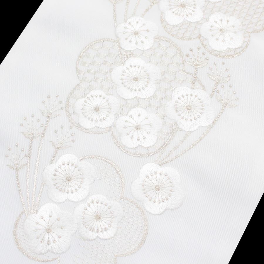 半衿 刺繍 振袖 袴 長襦袢 半襟 銀 シルバー 優しい銀色 刺繍半襟 刺繍衿 掛け衿 付け襟 白 白地 梅 花柄 シルエリー 春/秋/冬 レディース 女性用 洗える お洒落 成人式 卒業式 結婚式 披露宴 花嫁衣裳 和装 着物 コスプレ