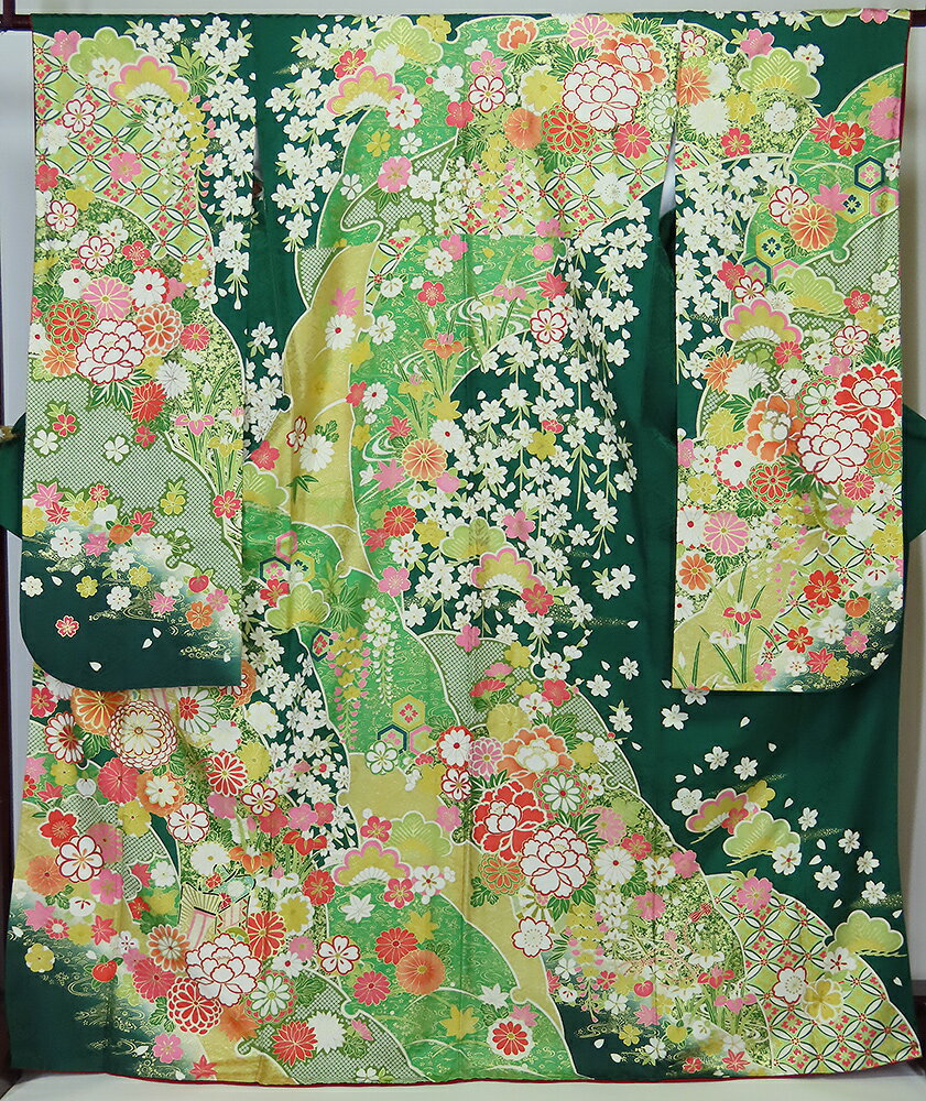 紋綸子 箔加工 正絹 振袖 緑【中古】美品