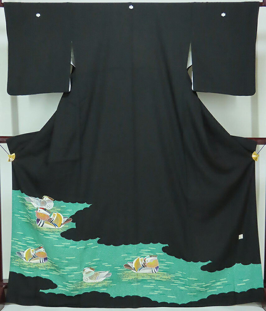 留袖　人間国宝　故：羽田登喜男　手描き京友禅　黒留袖　五三の桐　【中古】美品