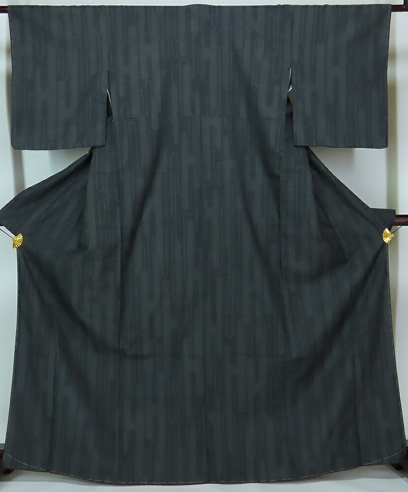 Rakuten - 本塩沢　やまだ織　お召し　黒　白　裄63cm　身丈163cm　【中古】表美品　ホック跡