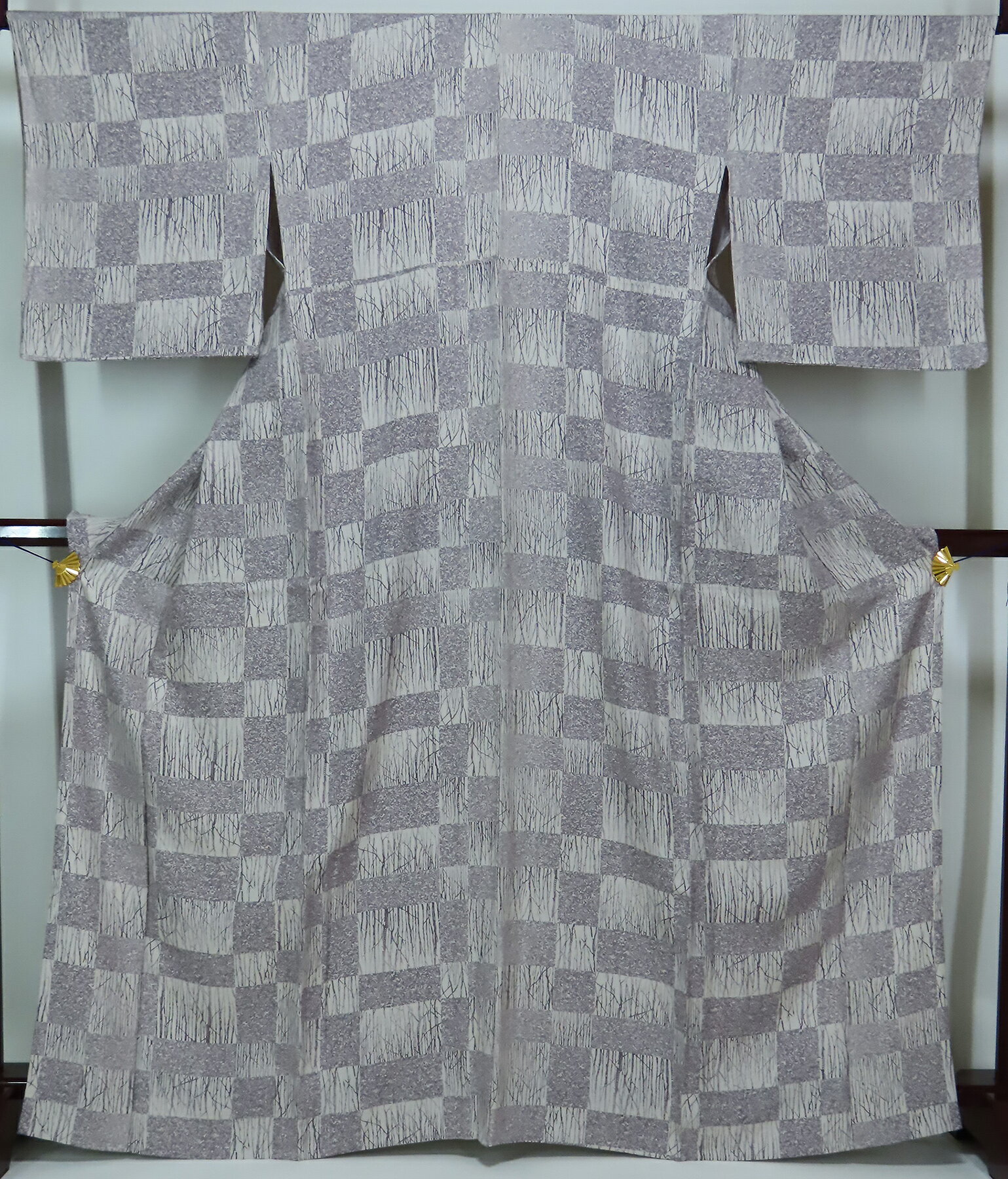 単衣着物　小紋　　薄梅鼠　薄灰紫　裄67cm　身丈161cm　【中古】美品　k3930279-3323rym