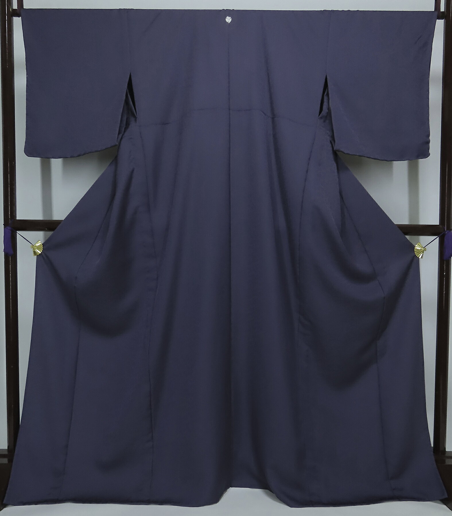 樂天商城 - 全体的に大きめ　単衣着物　色無地　三つ橘　裄69cm　身丈166cm　未使用　k3520tall