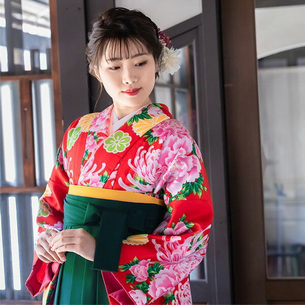 【中古品】卒業式袴セット 「二尺袖：赤 菊牡丹+袴：ライトグリーン×刺繍」 貸衣装処分 レンタル処分品 二尺袖 袴 卒業式、謝恩会に 【メール便不可】ss2512hkm10