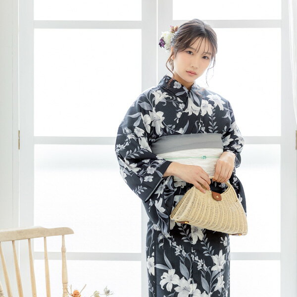 京都きもの町の浴衣 レディース 女性浴衣単品「ユリ　ブラックストライプ」ポリエステル浴衣 プレタ浴衣 お仕立て上がり浴衣 大人浴衣 Fサイズ 女性用 女性浴衣 ゆかた【メール便不可】｜アングル2