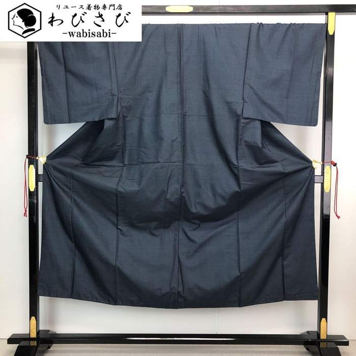 【お得なクーポン配布中】 男着物 本場大島紬 藍泥染 100亀甲 M-1103 着物 きもの kimono 和服 和装 中古 リサイクル着物 【送料無料】