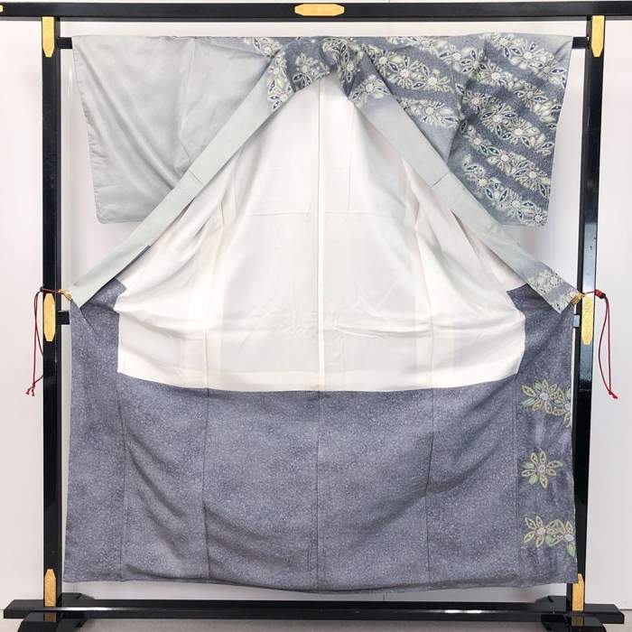 【お得なクーポン配布中】 訪問着 染大島 梅原虎峰 絞り 花柄模様 薄浅葱鼠色 しつけ糸 K-4476 着物 きもの kimono 和服 和装 中古 リサイクル着物 【送料無料】