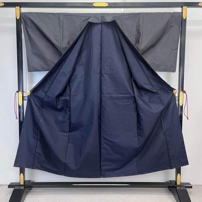 【お得なクーポン配布中】 男着物 アンサンブル 本場大島紬 80亀甲 干支柄 キングサイズ M-1085 着物 きもの kimono 和服 和装 中古 リサイクル着物 【送料無料】