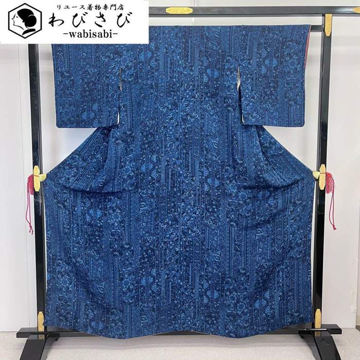 【お得なクーポン配布中】 小紋 印度藍 型染 鳥に花模様 縮緬 残布付 ガード加工 K-4001 着物 きもの k..