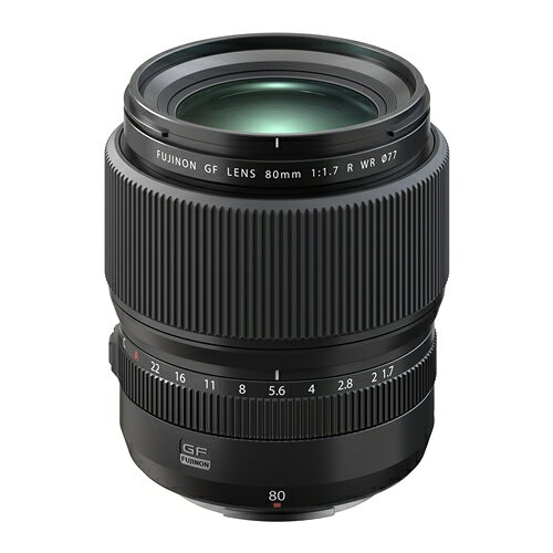 富士フイルム GF80MMF1.7RWR レンズ GFレンズ ブラック発売日:2021年2月下旬予定●開放F値1.7の明るさによりなめらかなボケ味を実現・大口径レンズの採用などにより、ラージフォーマットセンサー搭載のデジタルカメラに対応したレンズとして極めて明るい開放F値1.7の明るさを実現します●DCモーターによるAF搭載により被写体を素早く正確に捉えることが可能・大型レンズの駆動に適したDCモーターによるAF機能を搭載。高度なピント合わせが求められる、浅い被写界深度での撮影でも、被写体を素早く正確に捉えることができ、決定的瞬間を逃しません。●防塵・防滴・-10℃の耐低温構造などを採用鏡筒の10ケ所にシーリングを施した防塵・防滴・-10℃の耐低温構造を採用。さらに、レンズの前玉にはフッ素コーティングを施し、撥水・防汚機能も備えるため、小雨や埃が舞うアウトドアの環境下でも安心してご使用いただけます。【仕様】レンズ構成:9群12枚(非球面レンズ1枚、EDレンズ2枚)焦点距離:f80mm(35mm伴換算63mm相当)画角:37.7°最大口径比(開放絞り):F1.7最少絞り:F22絞り形式:羽根枚数9枚(円形絞り)ステップ段数1/3(全23段)最短撮影距離:70cm最大撮影倍率:0.15倍外形寸法:o94.7mm×99.2mm質量:795gフィルターサイズ:o77mm同梱品:レンズフロントキャップFLCP-77、レンズリアキャップRLCP-002、、レンズフード、レンズポーチ