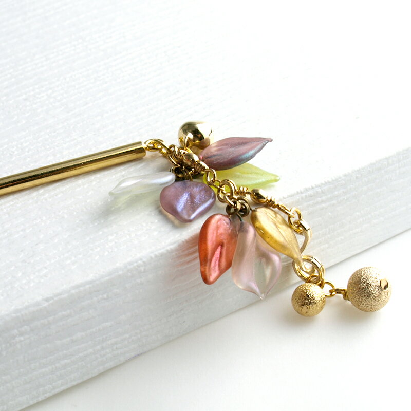 【パウダー 葉っぱ ピン かんざし】かんざし シンプル 普段使い 和 とんぼ玉 トンボ玉 浴衣 簪 かわいい 髪飾り 結婚式 赤 ガラス はっぱ ヘアアクセサリ...