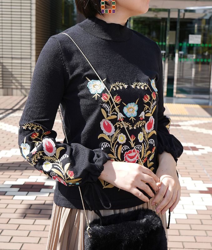 「cawaii french」華やぐお花刺繍のぽわん袖ニット【ブラック】【送料無料】