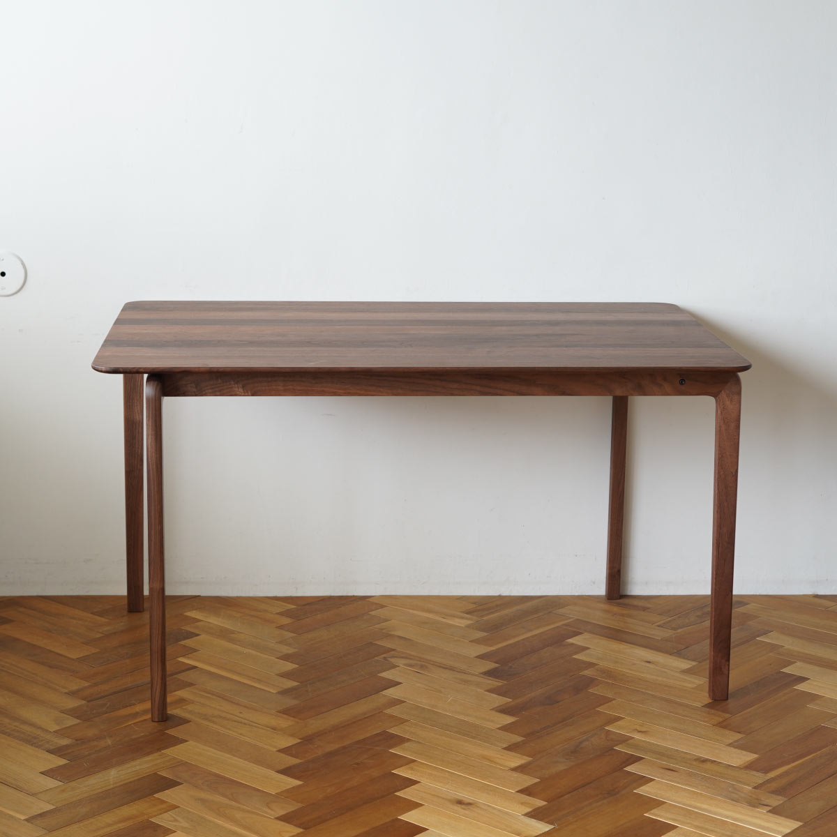 【在庫限り40%OFF】【即納】LISCIO(リッショ) ダイニングテーブル 126×84 長方形 ウォールナット 無垢材 / DENTO 伝統工芸