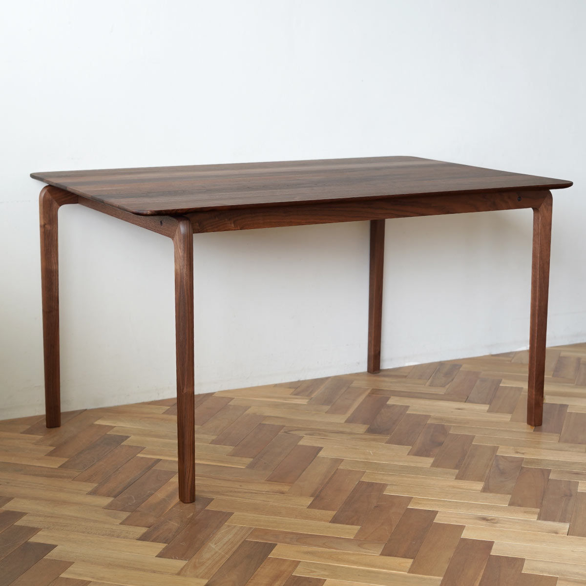 【在庫限り40%OFF】【即納】LISCIO(リッショ) ダイニングテーブル 126×84 長方形 ウォールナット 無垢材 / DENTO 伝統工芸 [2]