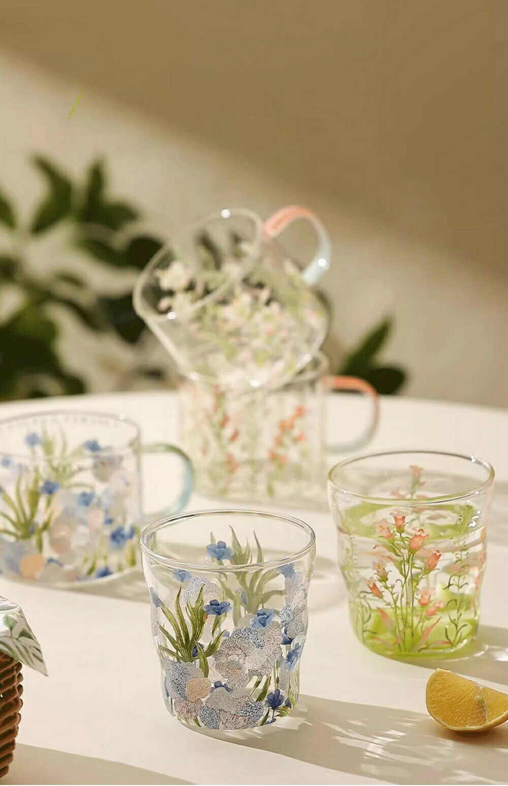 Kind Pickのお洒落 フランス風 マグカップ＆タンブラー 美しい 花柄 耐熱ガラスカップ 紅茶 麦茶コップ ガラスコップ 可愛い 北欧 アイスコーヒー グラス コップ 花ざかり 野ばな 和風 おしゃれ｜アングル2