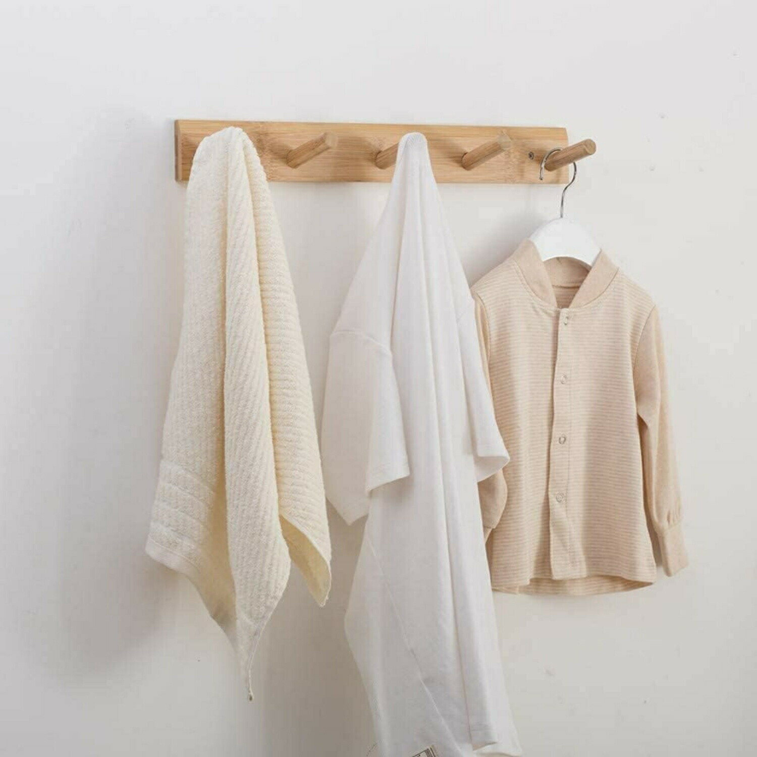 天然竹制 壁掛けフック 5連 おしやれ 衣類収納 ドアフック コート フック 帽子掛け 洋服 コンパクト収納 玄関 リビング 洗面所対応 頑..
