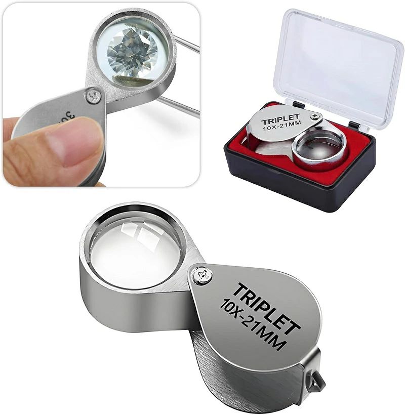 【製品情報です】 ジュエリールーペセット内容:10倍拡大鏡ですx1。サイズ:ルーペは直径21mmです。材質:合金材料で作られ、製品の耐久性と安定性を保証します。【高倍率で明るく鮮明な視界】 10倍ルーペ ・光学ガラス製のレンズを搭載し、10 倍の高倍率を実現。肉眼では捉えきれない微細な部分まで明るく鮮明に見えるため、新聞や書類、地図、雑誌、切手などを読む際に高齢者に大変便利です。・子どもにとっては、自然や世界を探検する際に身近なツールとして最適です。学びながら楽しむことができます。・【コンパクトで持ち運び便利なデザイン・】 手持ちルーペ 折りたたみ式のデザインで、軽量かつコンパクト。胸ポケットにも入れやすく、どこへも持ち運びが可能です。・ギフトとしても最適です。使いやすさとコンパクトさが多様な人に愛されるアイテムです。校正作業や精密作業、宝石鑑定などにも便利に使用できます。【幅広い用途に対応・】 宝石 ルーペ 鑑定士、宝石商、質屋、検品士、地質学者などの専門家にとっても、様々な場面での使用に適しています。・宝石鑑定、文化財鑑定、印刷検査、地質研究など、専門的な分野でも高い信頼性を発揮します。・ジュエリールーペ 虫眼鏡 ルーペ 10 眼鏡 サングラス ルーペ 特集 30X21MM 20X21MM 10X21MM
