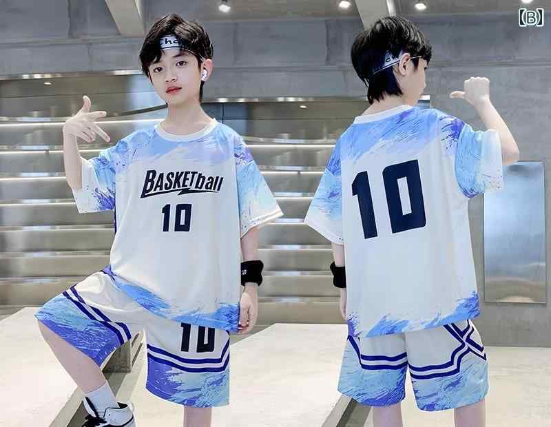 Kind Pickのバスケ セットアップ キッズ ジュニア 夏 男の子 ユニフォーム 半袖 Tシャツ ハーフパンツ 薄手 通気性 速乾性 パフォーマンス トレーニング スポーツ 黒 スポーティ シンプル ウエア｜アングル3