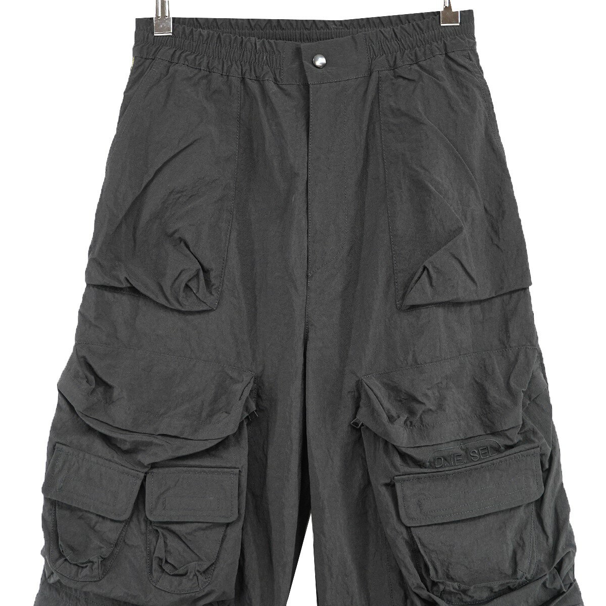 【中古】DIESEL by Glenn Martens　25SS P-STAIND ナイロン イージー バギー カーゴパンツ ロゴ ジップ開閉 ユーティリティー ワイド バギーショーツ ブラック サイズ：44 【210425】（ディーゼルバイグレンマーティンス）