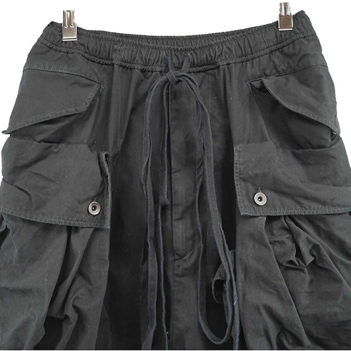 【中古】JULIUS21SS カーゴポケット フラップハーフパンツ 裾 切りっ放し 加工 ワイド ショーツ ブラック サイズ：2【価格見直し】