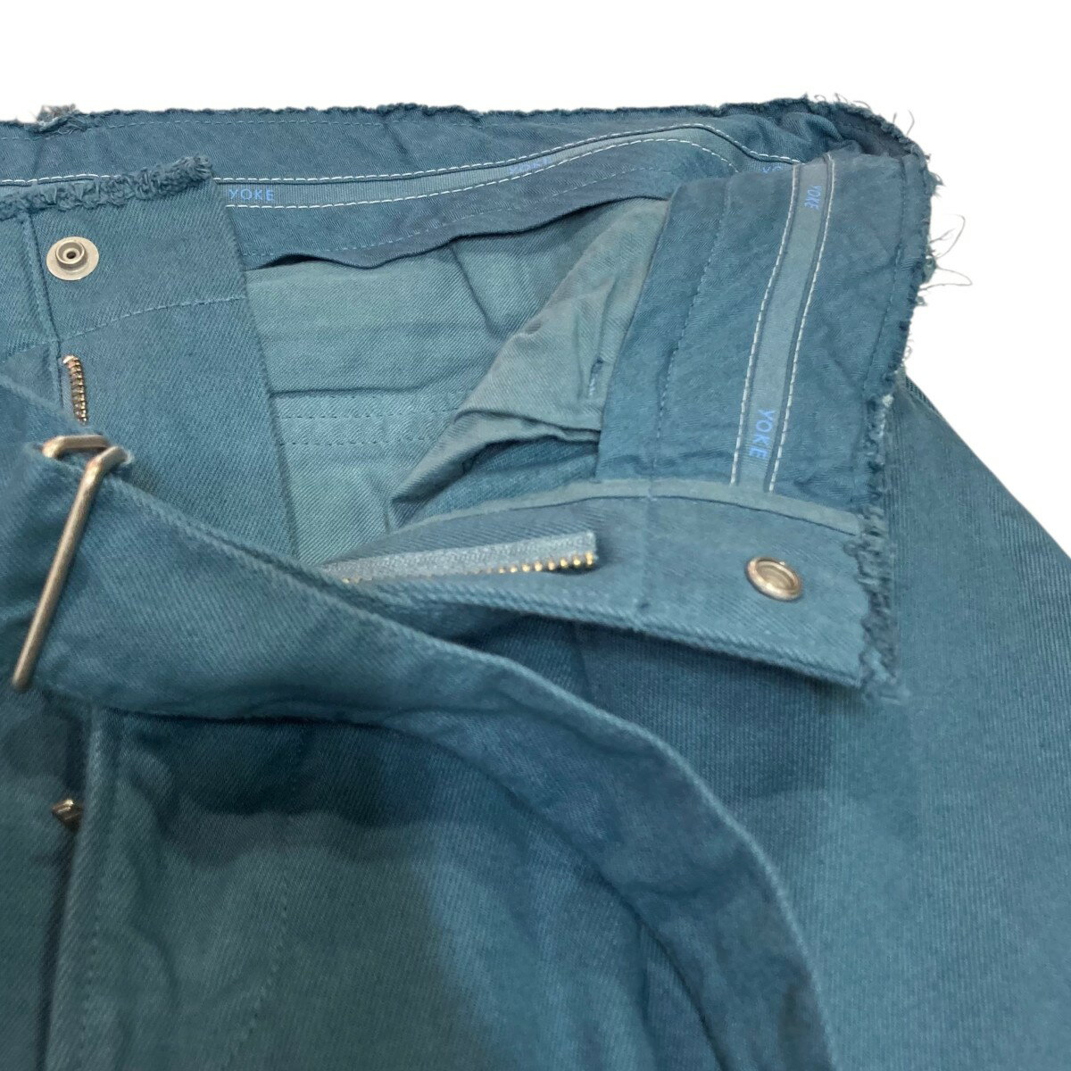 【中古】YOKE23SS BELTED WIDE-LEGGED DENIM TROUSERS デニムパンツ YK23SS0471P ブルーグリーン系 サイズ：3【価格見直し】