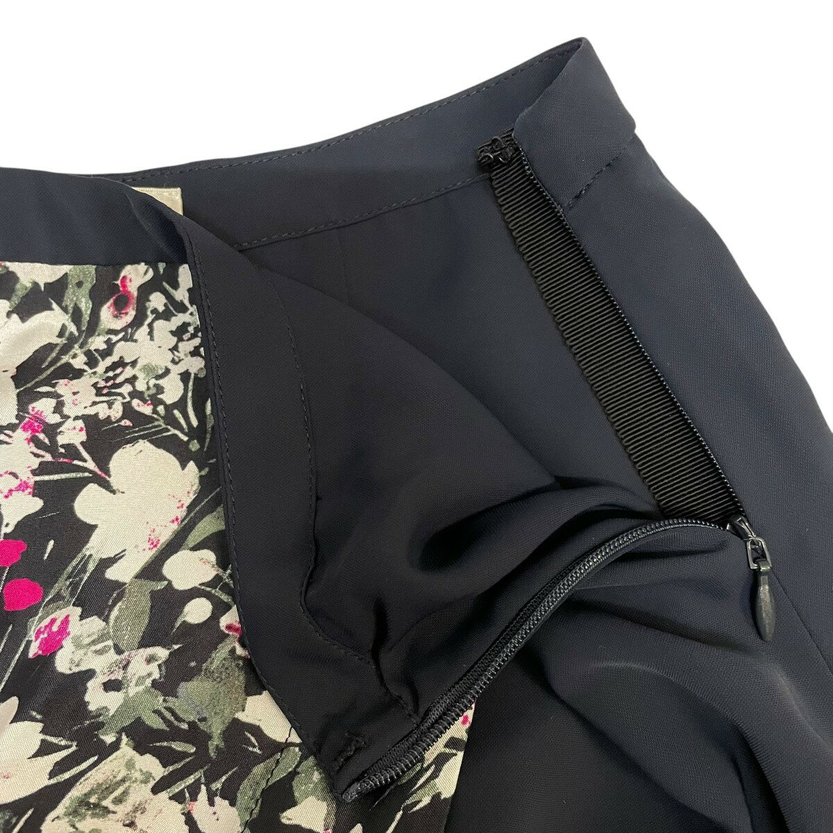 【中古】ACNE STUDIOS　フラワーグラフィックスパンツ ブラック×マルチカラー サイズ：34 【100625】（アクネストゥディオズ）