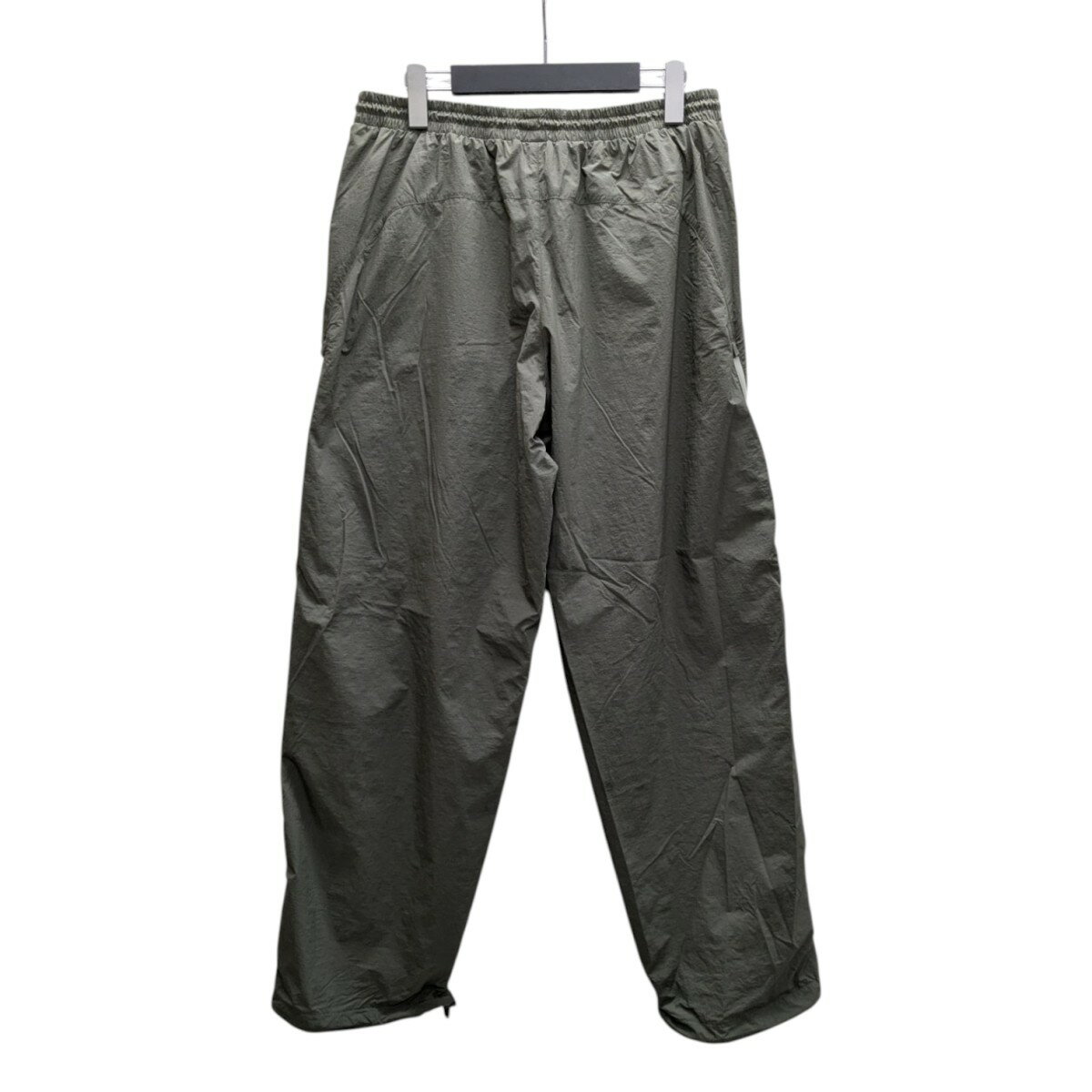 【中古】PALACEVENTILA IT JOGGER ナイロンパンツ カーキ サイズ：M【価格見直し】