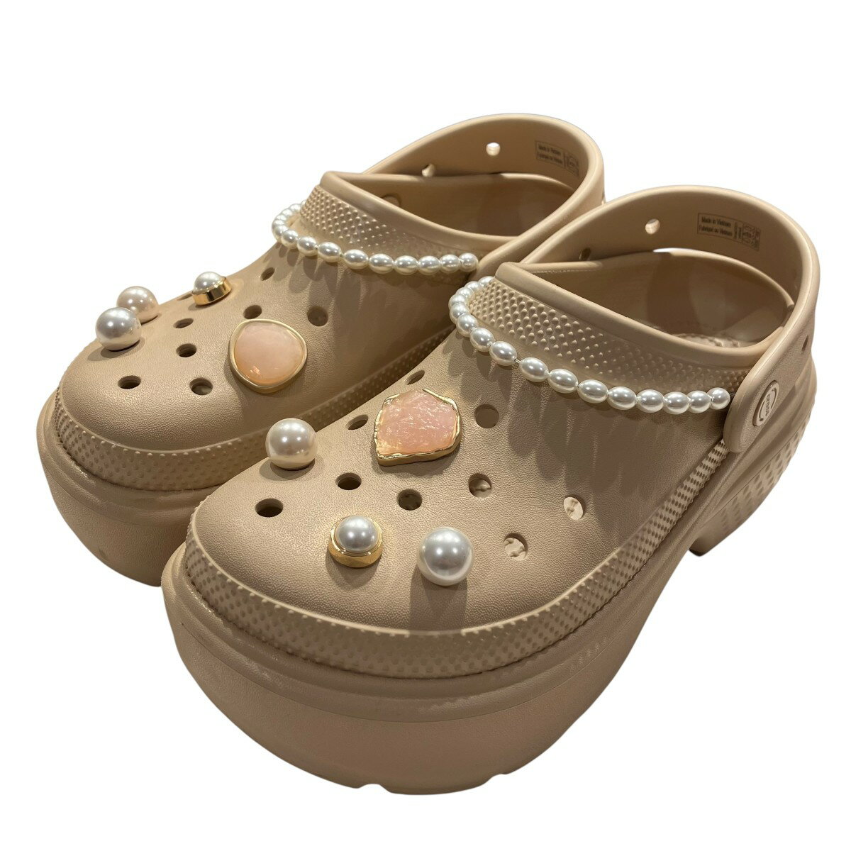 【中古】crocs　STOMP CRYSTAL CLOG サンダル ベージュ サイズ：8 【240925】（クロックス）