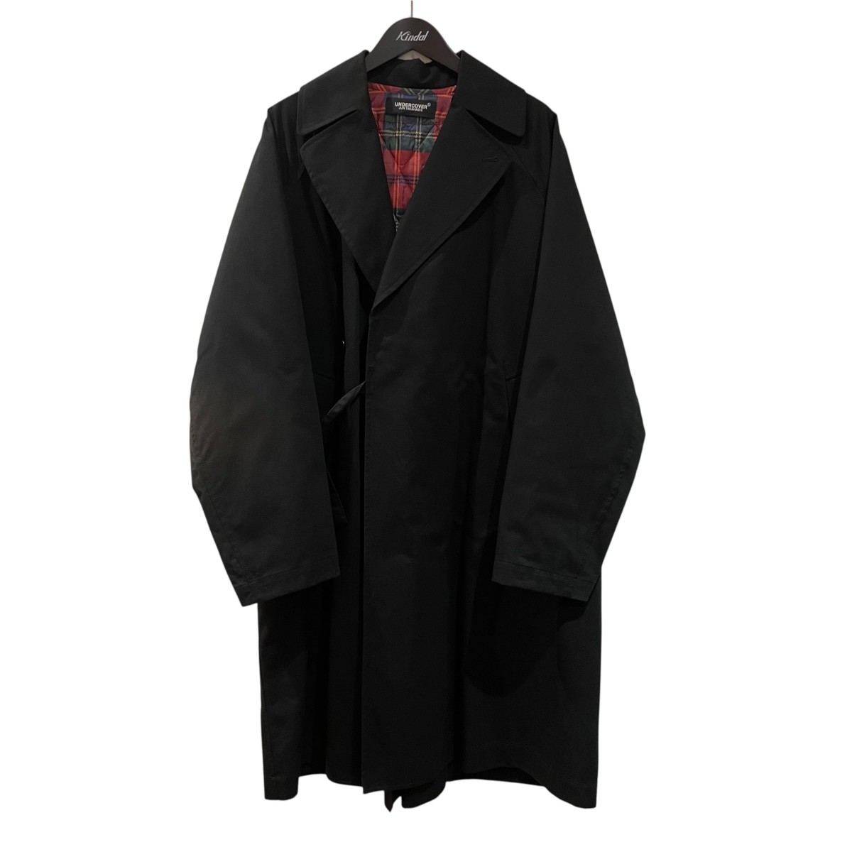 商品に関するお問い合わせ先はカインドオル名古屋パルコ店(052-684-7434)までどうぞ。 NPXA ご注文頂く前に必ずご確認下さい ■商品状態のランクについて 商品の状態はA〜Eまでのランク表記をさせて頂いておりますが、あくまで目安としてお受け取りください。 ■商品の表記カラーについて 掲載商品の色味はできる限り現品を再現するように心がけておりますが、ご利用のモニター環境により、実物と多少異なる場合がございます。予めご了承下さいませ。 ■商品の詳細サイズについて 実際に測ったサイズは作業上、または素材の特性上、1〜2cmの誤差が生じる場合がございますので、予めご了承くださいませ。 ■商品の在庫について 当店の商品は実店舗でも販売しております。在庫数の更新は随時行っておりますが、お買い上げ頂いた商品が品切れになってしまう場合がございます。ご迷惑をおかけ致しますが、予めご了承ください。 ※当店の商品は基本的に全て中古品となりますことをご了承下さい。多少でも商品に対し不安な点、ご不明な点等がございましたら、ご注文前にお問い合わせのうえご検討下さい。UNDERCOVER/アンダーカバー 20AW コート UCZ4308 3 ブラック サイズ：2 　 Gender type 　 Condition 　 商品詳細 素材コットン／ポリエステル カラーブラック 表記サイズ2 詳細サイズ着丈：約114cm裄丈：約85cm身幅：約63cm裾幅：約80cm 付属品キルティングライナー付 商品詳細アンダーカバーの20AW コート UCZ4308 3です。 ダメージ少々使用感が感じられる他、フロントヨゴレがございます。 　 ■商品の同梱発送に関して 同梱はすべてお断りさせて頂きます。 別注文をまとめて発送することはできません。 一注文ごとに送料・代金引き換え・振込み手数料が発生して参りますので、ご注文確定前にお買い物忘れがないか今一度ご確認下さい。 ■長期不在・受け取り拒否について お送りした商品につきましては、お客様の責任により必ずお受取り頂きますようお願い致します。 配送業者の保管期限（配送センター到着より約7日）を越えてもお受取り頂けない場合は、商品は返送されます。これにより当社が受けた損害は請求させて頂きます。 ●詳細はこちらから ■お支払いについて クレジットカード 代金引換 銀行振り込み ●決済に関する詳細はこちら 関連商品 同ブランド「アンダーカバー」の一覧を見る
