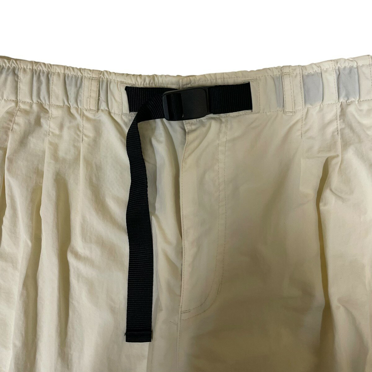 【中古】HOLIDAY　SUPPLEX JOGGER ZIP PANTS ナイロンパンツ 23102092 ホワイト サイズ：Free 【201025】（ホリデー）