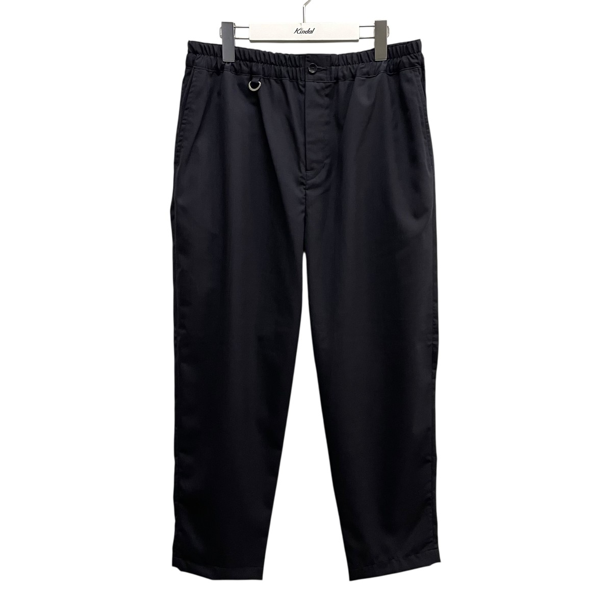 商品に関するお問い合わせ先はカインドオル明石店(078-924-6688)までどうぞ。 AKXE ご注文頂く前に必ずご確認下さい ■商品状態のランクについて 商品の状態はA〜Eまでのランク表記をさせて頂いておりますが、あくまで目安としてお受け取りください。 ■商品の表記カラーについて 掲載商品の色味はできる限り現品を再現するように心がけておりますが、ご利用のモニター環境により、実物と多少異なる場合がございます。予めご了承下さいませ。 ■商品の詳細サイズについて 実際に測ったサイズは作業上、または素材の特性上、1〜2cmの誤差が生じる場合がございますので、予めご了承くださいませ。 ■商品の在庫について 当店の商品は実店舗でも販売しております。在庫数の更新は随時行っておりますが、お買い上げ頂いた商品が品切れになってしまう場合がございます。ご迷惑をおかけ致しますが、予めご了承ください。 ※当店の商品は基本的に全て中古品となりますことをご了承下さい。多少でも商品に対し不安な点、ご不明な点等がございましたら、ご注文前にお問い合わせのうえご検討下さい。SOPHNET．/ソフネット SUMMER STRETCH WOOL CROPPED TAPERED EASY PANTS イージーパンツ SOPH-230037 ネイビー サイズ：L 　 Gender type 　 Condition 　 商品詳細 素材毛　ポリエステル カラーネイビー 表記サイズL 詳細サイズウエスト：約76cm股上　　：約34cmレングス：約61cmもも幅　：約35cm裾幅　　：約17cmヒップ　：約54cm 付属品なし 商品詳細ソフネットのSUMMER STRETCH WOOL CROPPED TAPERED EASY PANTS イージーパンツ SOPH-230037 です。 ダメージ若干の使用感が見受けられます。あくまでUSED品であることを予めご了承ください。 　 ■商品の同梱発送に関して 同梱はすべてお断りさせて頂きます。 別注文をまとめて発送することはできません。 一注文ごとに送料・代金引き換え・振込み手数料が発生して参りますので、ご注文確定前にお買い物忘れがないか今一度ご確認下さい。 ■長期不在・受け取り拒否について お送りした商品につきましては、お客様の責任により必ずお受取り頂きますようお願い致します。 配送業者の保管期限（配送センター到着より約7日）を越えてもお受取り頂けない場合は、商品は返送されます。これにより当社が受けた損害は請求させて頂きます。 ●詳細はこちらから ■お支払いについて クレジットカード 代金引換 銀行振り込み ●決済に関する詳細はこちら 関連商品 同ブランド「ソフネット」の一覧を見る