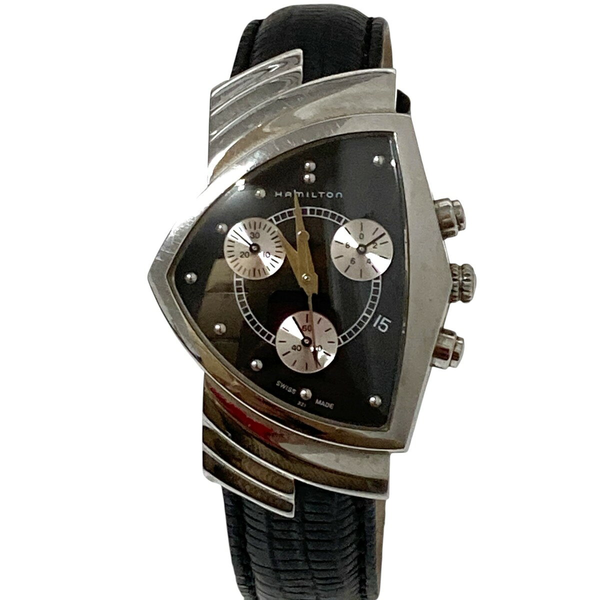 商品に関するお問い合わせ先はカインドオル和歌山店(073-454-3344)までどうぞ。 IWXA ご注文頂く前に必ずご確認下さい ■商品状態のランクについて 商品の状態はA〜Eまでのランク表記をさせて頂いておりますが、あくまで目安としてお受け取りください。 ■商品の表記カラーについて 掲載商品の色味はできる限り現品を再現するように心がけておりますが、ご利用のモニター環境により、実物と多少異なる場合がございます。予めご了承下さいませ。 ■商品の詳細サイズについて 実際に測ったサイズは作業上、または素材の特性上、1〜2cmの誤差が生じる場合がございますので、予めご了承くださいませ。 ■商品の在庫について 当店の商品は実店舗でも販売しております。在庫数の更新は随時行っておりますが、お買い上げ頂いた商品が品切れになってしまう場合がございます。ご迷惑をおかけ致しますが、予めご了承ください。 ※当店の商品は基本的に全て中古品となりますことをご了承下さい。多少でも商品に対し不安な点、ご不明な点等がございましたら、ご注文前にお問い合わせのうえご検討下さい。HAMILTON/ハミルトン ベンチュラ アナログウォッチ H244121 シルバー×ブラック Gender type 　 Condition 　 商品詳細 カラーシルバー×ブラック 詳細サイズケース縦　：約3．5cmケース横　：約3．5cm腕周り内周：約18．0cm 付属品なし 商品詳細ハミルトンのベンチュラ アナログウォッチ H244121です。 ダメージベゼルに傷や内側に汚れが見受けられます。ユーズド商品となりますので多少の状態変化はご理解ください。 　 ■商品の同梱発送に関して 同梱はすべてお断りさせて頂きます。 別注文をまとめて発送することはできません。 一注文ごとに送料・代金引き換え・振込み手数料が発生して参りますので、ご注文確定前にお買い物忘れがないか今一度ご確認下さい。 ■長期不在・受け取り拒否について お送りした商品につきましては、お客様の責任により必ずお受取り頂きますようお願い致します。 配送業者の保管期限（配送センター到着より約7日）を越えてもお受取り頂けない場合は、商品は返送されます。これにより当社が受けた損害は請求させて頂きます。 ●詳細はこちらから ■お支払いについて クレジットカード 代金引換 銀行振り込み ●決済に関する詳細はこちら 関連商品 同ブランド「ハミルトン」の一覧を見る