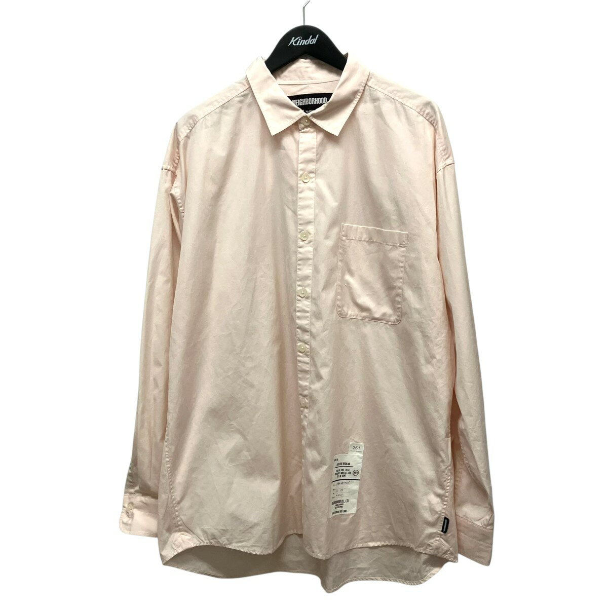 この商品はオンライン限定商品です。 NMXE ご注文頂く前に必ずご確認下さい ■商品状態のランクについて 商品の状態はS〜Dまでのランク表記をさせて頂いておりますが、あくまで目安としてお受け取りください。 ■商品の表記カラーについて 掲載商品の色味はできる限り現品を再現するように心がけておりますが、ご利用のモニター環境により、実物と多少異なる場合がございます。予めご了承下さいませ。 ■商品の詳細サイズについて 実際に測ったサイズは作業上、または素材の特性上、1〜2cmの誤差が生じる場合がございますので、予めご了承くださいませ。 ■商品の在庫について 在庫数の更新は随時行っておりますが、お買い上げ頂いた商品が品切れになってしまう場合がございます。ご迷惑をおかけ致しますが、予めご了承ください。 ※当店の商品は基本的に全て中古品となりますことをご了承下さい。多少でも商品に対し不安な点、ご不明な点等がございましたら、ご注文前にお問い合わせのうえご検討下さい。NEIGHBORHOOD/ネイバーフッド 25SS 長袖シャツ 251SPNH-SHM01 ピンク サイズ：XL Gender type 　 Condition 　 商品詳細 素材コットン カラーピンク 表記サイズXL 詳細サイズ着丈：約82cm肩幅：約55cm袖丈：約57cm身幅：約65cm裾幅：約65cm 付属品なし 商品詳細ネイバーフッドの25SS 長袖シャツ 251SPNH-SHM01です。 ダメージ中古品ですのでユーズド感が若干ございますが、気にならない程度です。ご理解の上ご検討ください。 　 ■商品の同梱発送に関して 同梱はすべてお断りさせて頂きます。 別注文をまとめて発送することはできません。 一注文ごとに送料・代金引き換え・振込み手数料が発生して参りますので、ご注文確定前にお買い物忘れがないか今一度ご確認下さい。 ■長期不在・受け取り拒否について お送りした商品につきましては、お客様の責任により必ずお受取り頂きますようお願い致します。 配送業者の保管期限（配送センター到着より約7日）を越えてもお受取り頂けない場合は、商品は返送されます。これにより当社が受けた損害は請求させて頂きます。 ●詳細はこちらから ■お支払いについて クレジットカード 代金引換 銀行振り込み ●決済に関する詳細はこちら 関連商品 同ブランド「ネイバーフッド」の一覧を見る