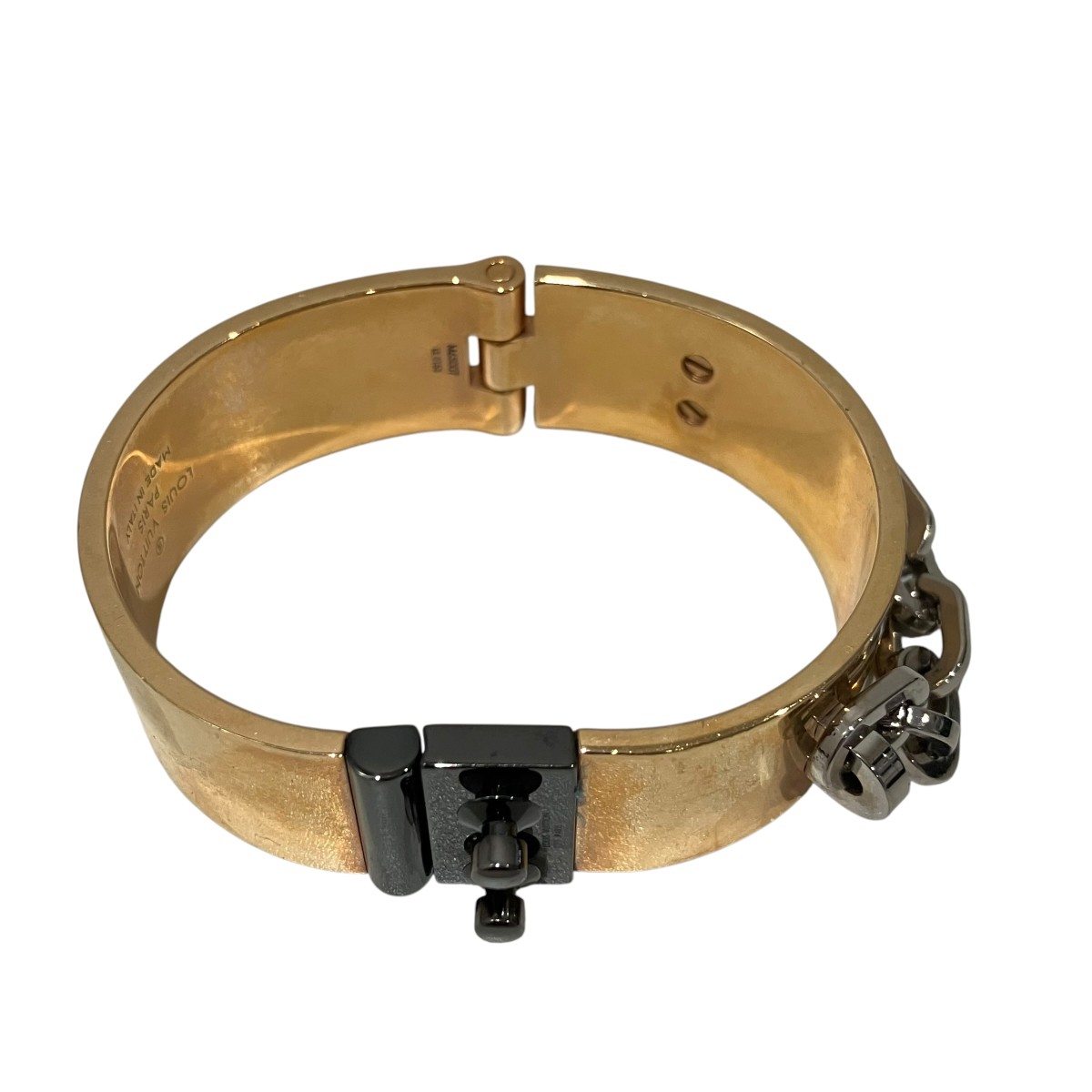 ブランド古着のカインドオルの【中古】LOUIS VUITTON　Lock Me Manchette Bracelet ロックブレスレット LE0153 M65007 ゴールド 【240426】（ルイヴィトン）｜アングル3