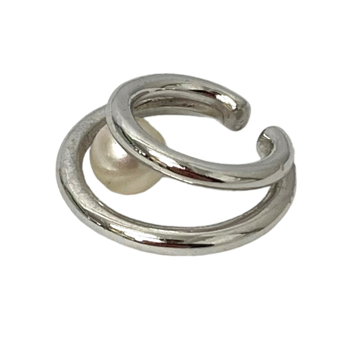 【中古】MIKIMOTOパールイヤーカフ シルバー×ホワイト サイズ：-【価格見直し】のサムネイル