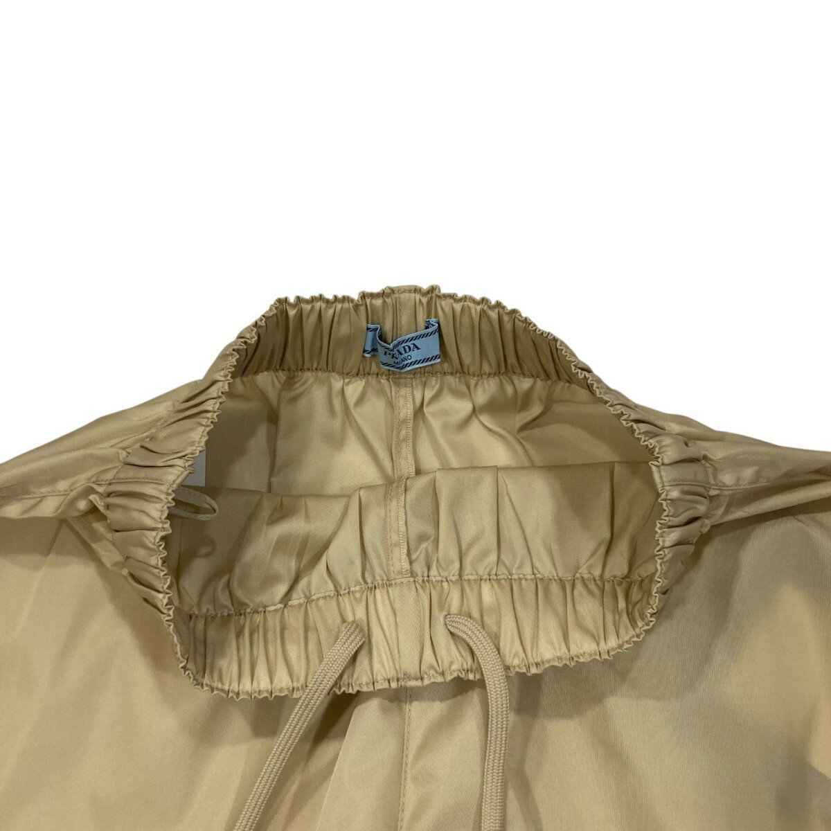 【中古】PRADARe-nylon ナイロンショートパンツ 22C757 ベージュ サイズ：36【価格見直し】