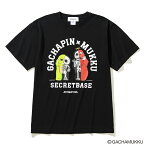 ARTIMATION ＜GACHAPIN & MUKKU X ARTIMATION X SECRET BASE＞ G & M S/S TEE(BLACK)(アーティメーション ＜ガチャピン&ムック×アーティメーション×シークレット ベース＞ G & M ショートスリーブ ティー ガチャムク)【メンズ レディース】【23FW】