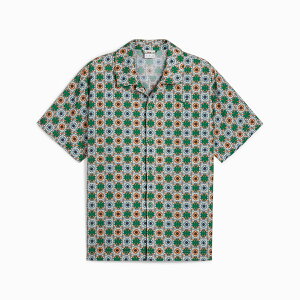【40%OFF】PUMA CLASSICS NEW PREP AOP WOVEN S/S POLO SHIRT(Archive Green)(プーマ クラシックス ニュー プレップ AOP ウーブン 半袖 ポロシャツ)【メンズ レディース】【半袖シャツ 総柄 リラックスフィット セットアップ可】【24SS】