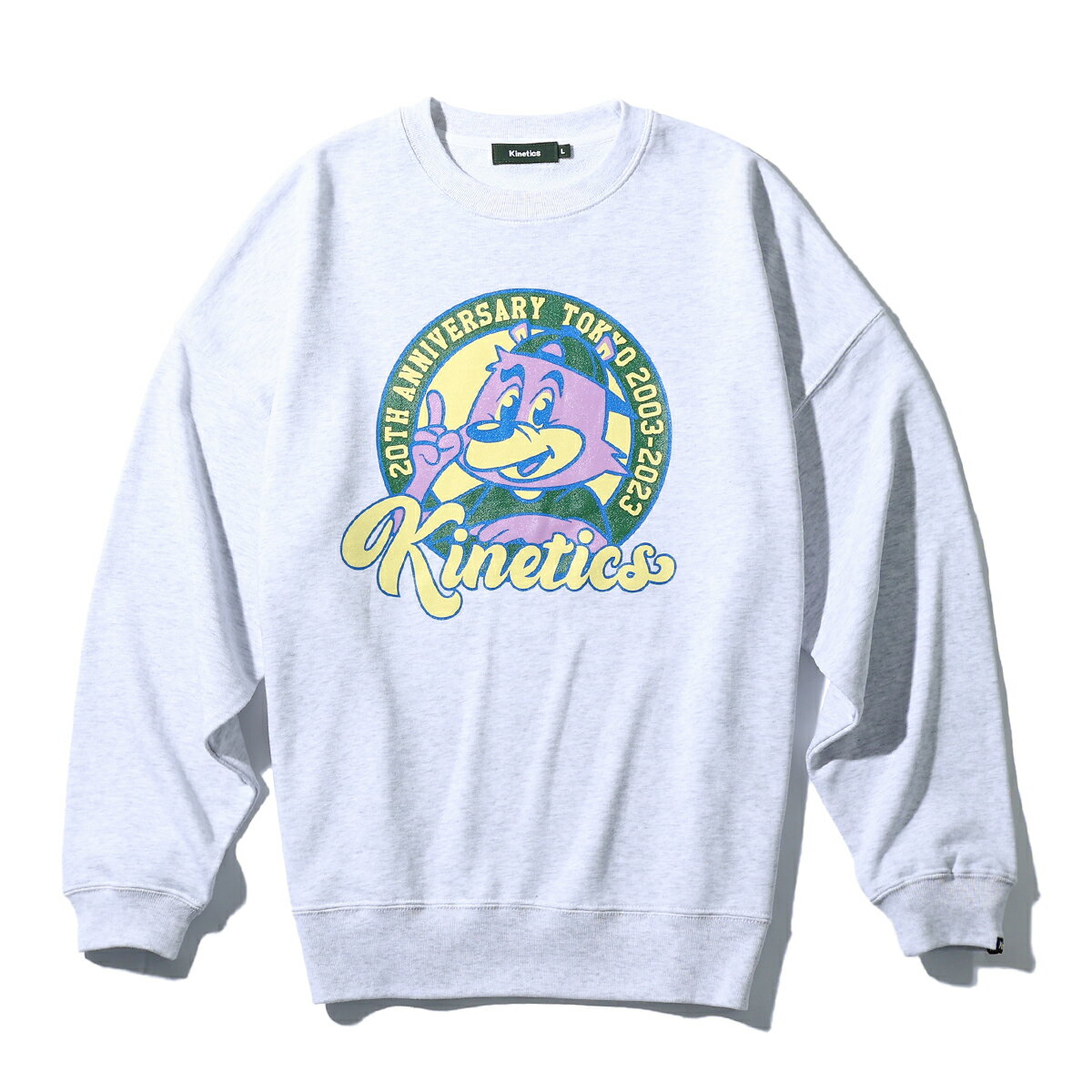 KINETICS SQUAD CREW SWEAT(ASH)(キネティクス スクアッド クルー スウェット)【メンズ レディース】【長袖 スウェット フロントプリント】【23FW】