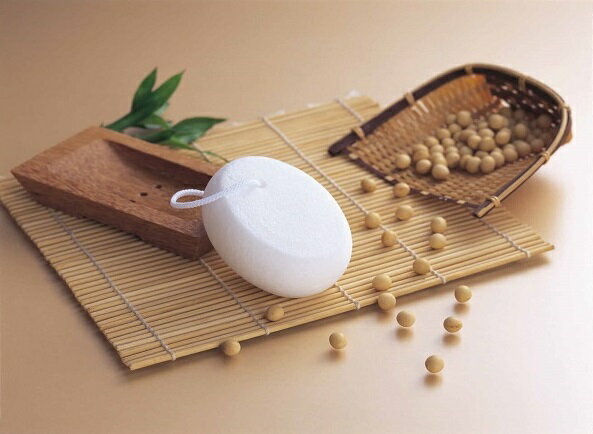 キングベア楽天市場店の【クーポン最大600円OFF!】【定形外送料無料】豆乳軽石 コジット 角質ケア かかと 肘 ひじ 膝 ひざ スベスベ つるつる 大豆イソフラボン 尿素 シルク シルク繊維 絹 バス グッズ｜アングル2