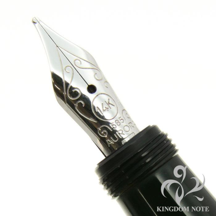 Foto von Oputima Burgundy Fountain Pen