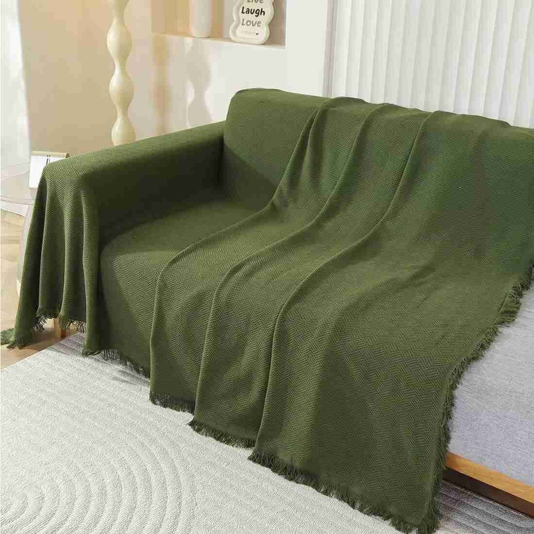 -------商品詳細-------【素材】綿＋ポリエステル混の生地で、快適で通気性に優れて、さらりとした柔らかい肌触りになります。季節を選ばず、オールシーズン心地よい使用感を味わえます。【デザイン】立体感のある北欧風デザインと、ナチュラルなフリンジ付きで、シンプルながらもオシャレ度が高い。優しいカラーはインテリアと合いやすく、気軽にお部屋の飾り付けを実現。【サイズ】4サイズ展開で、色んな形のソファに対応可能：130×180cm(1-2人掛け）、180×230cm（2人掛け）、180×300cm（3人掛け）、180×340cm（3-4人掛け。【幅広い使用範囲】かけるだけでソファー全体をカバーでき、防塵やキズ防止 などの機能があり、ソファーをしかっりと保護できます。多機能で、ベッドカバー、テーブルクロス、冷房毛布、ひざ掛け、防塵カーペット、キャンプカーペット、旅行毛布などとして一年中活躍できます。【清潔に簡単?収納に便利】水洗いできます。洗濯機で洗うことができます。漂白剤を使用せず、30度以下の水温で洗ってください。柔らかい程度の洗いを選択してください。お買い上げ後、洗濯してからお使いください。ソファーカバー 2人掛け 肘付き 肘なし マルチカバー ソファー 北欧 長方形 大判 おしゃれ 多機能 ブランケット 両面使える フリンジ付き おしゃれ ソファー保護カバー ベッドカバー カウチ ベッ "ソファーカバー 2人掛け 肘付き 肘なし マルチカバー ソファー 北欧 長方形 大判 おしゃれ 多機能 ブランケット 両面使える フリンジ付き おしゃれ ソファー保護カバー ベッドカバー カウチ ベッ ソファーカバー 2人掛け 肘付き 肘なし 北欧"メーカー希望小売価格はメーカーカタログに基づいて掲載しています