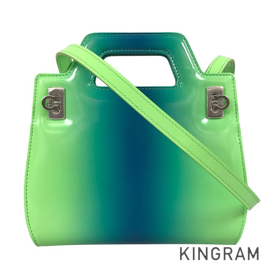 Rakuten - サルヴァトーレフェラガモ Salvatore Ferragamo ワンダ ミニ 213485 0762579 パテントレザー ハンドバッグ sst【中古】