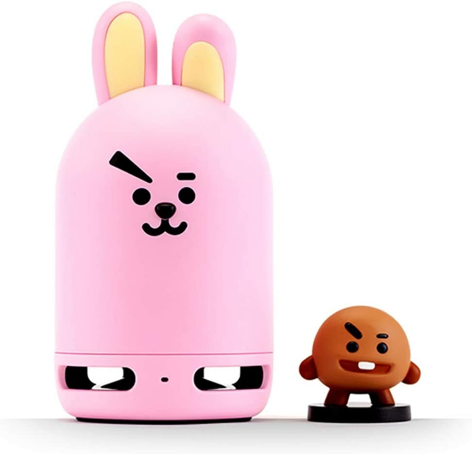 商品情報検索ワードBTS グッズ セット コラボ ライン フレンズ キャラクター バンタン TATA（タタ）KOYA（コヤ) RJ（アールジェイ）SHOOKY（シュキ) CHIMMY（チミー）COOKY（クッキー）MANG（マン)VAN（バン）BT21 Friends Duo Bluetooth公式ポータブルスピーカー&フィギュアセット ピンク 自宅 アウトドア 旅行用 防弾少年団(BTS)とLINE FRIENDSのコラボレーションにより誕生したキャラクターブランド BT21 ポータブルスピーカー&フィギュアセット ピンク 豊かで深みのあるサウンド：小型ですが、よりクリアな音質の音楽を深い音で楽しむことができます。360度のサウンド：ラウンドサークルで、フロントとリアスピーカーで360度の角度でクリアな音楽を楽しむことができます。最大連続再生時間: スピーカー内の内部バッテリーにより、適切なボリュームに基づいて最大13時間の連続再生が可能です。ステレオサウンド機能: 1つの電話で2つのスピーカーを同時に接続し、ステレオサウンド機能とコントロールを可能にします。《充電》- USC Cタイプケーブル2.0 (通常の充電サポート)。- 4時間バッファー。- 最大13時間再生。内蔵バッテリー - 1,800mAh。 1