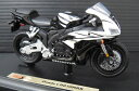 Maisto Honda CBR1000RR 1/18 白/黒 ホンダ (バイク 模型 完成品 マイスト スケールライセンス オートバイ)